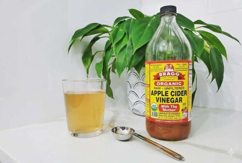 Vinaigre de cidre utilisé comme remède naturel contre la goutte